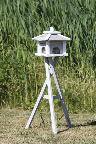 natura Futterhaus m. Ständer & Silo - 46 × 35 × 46 cm / 1,35 m